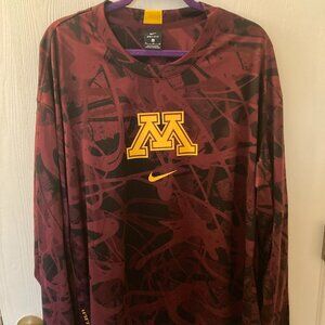 NWOT University of Minnesota long sleeve Nike mens athletic tee